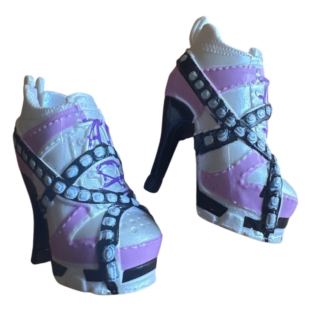 Rainbow High Doll cheer doll‎ violet williow Purple High Heel Sneakers